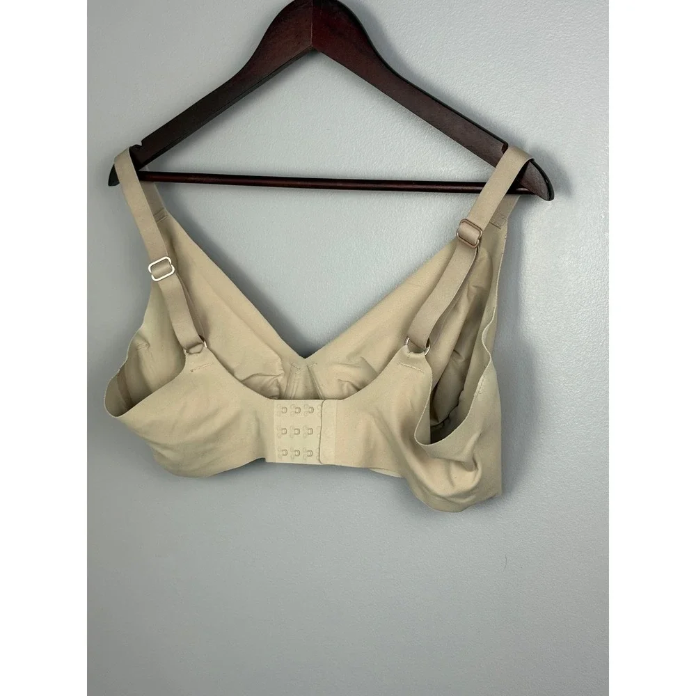 Aerie Smoothez Plunge Bra Women 40D Tan‎ Nylon Blend Seamless Adjustable Straps